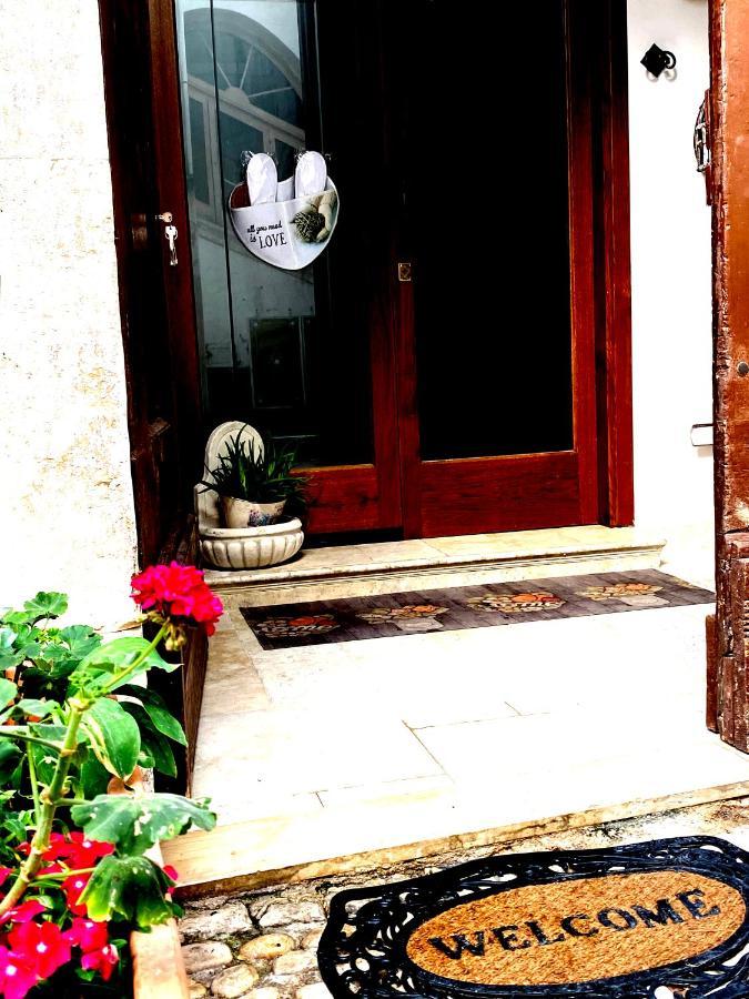 L'Antico Pozzo Apartment ซุลโมนา ภายนอก รูปภาพ
